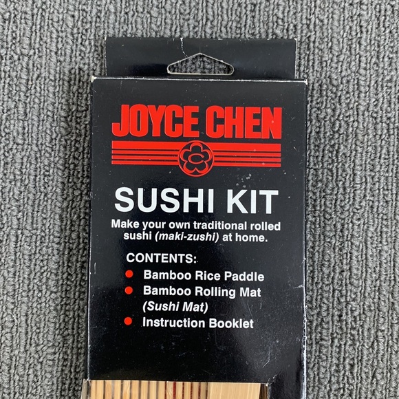 Joyce Chen Sushi Kit Make Your Own Traditional Rolled Sushi Maki-Zushi at Home - Picture 3 of 7